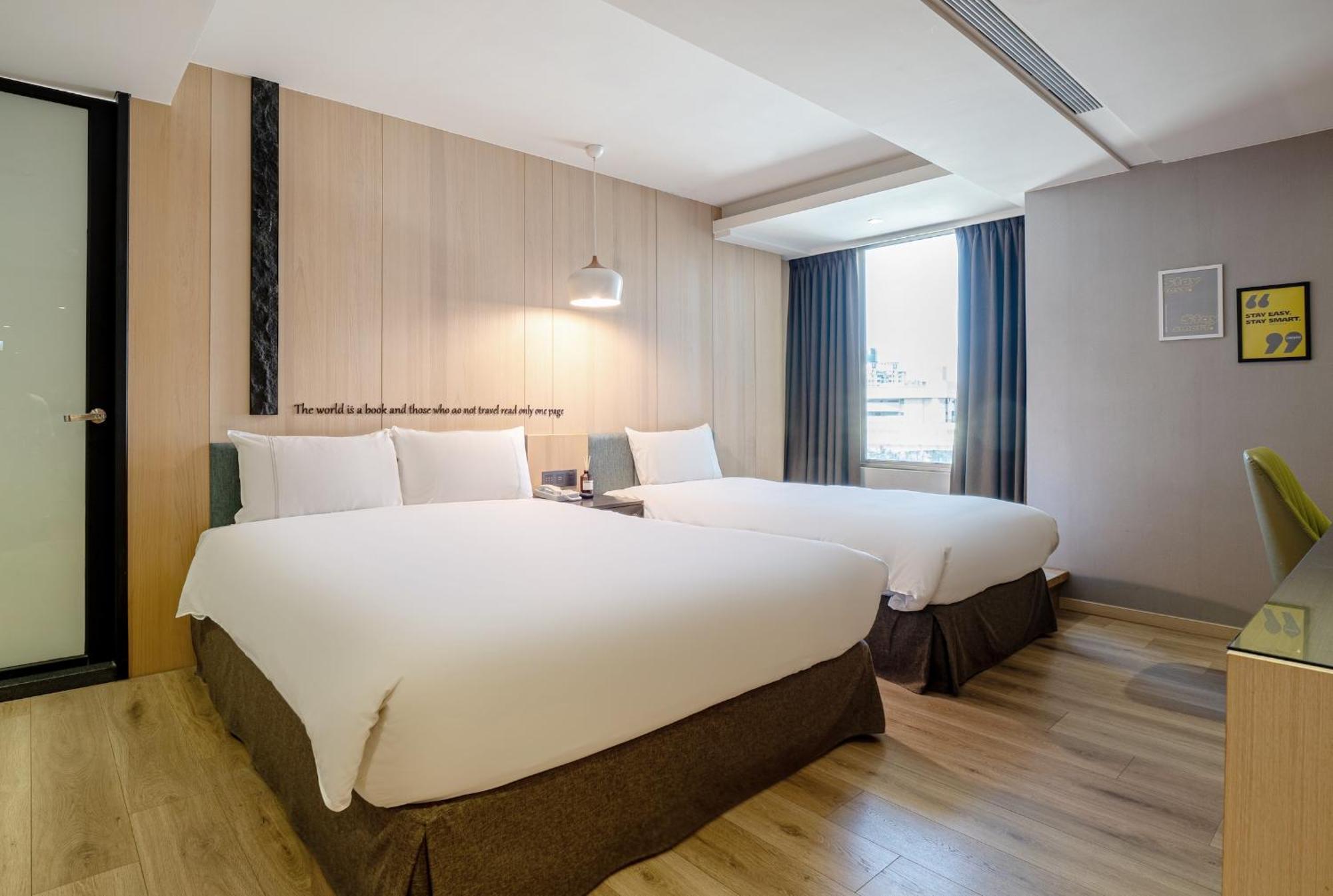 Check Inn Taichung Wenxin Zhongqing Exterior photo